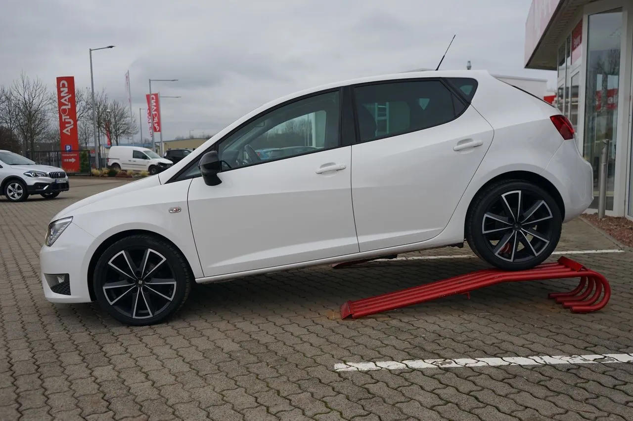 Seat Ibiza 1.2 TSI FR Navi...  Image 3