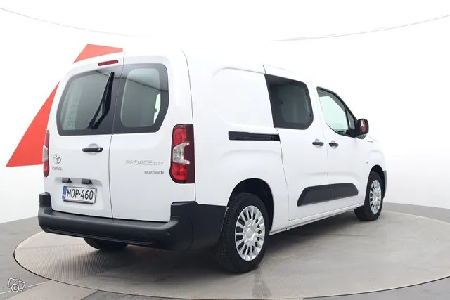 Toyota Proace L2 Active 50 kWh 5-ovinen - Ohjaamon esilämmitys/jäähdytys / ALV 24% / Peruutustutka / Vakionopeudensäädin Image 5